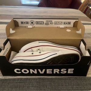 Women’s Size 6 Converse in Ox Optical White